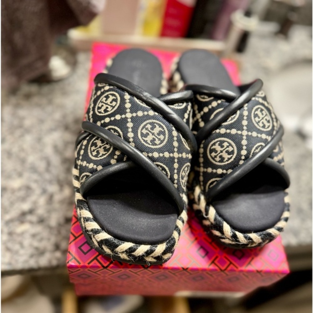 Tory Burch Espadrille Sandals Navy and Cream Size 6.5